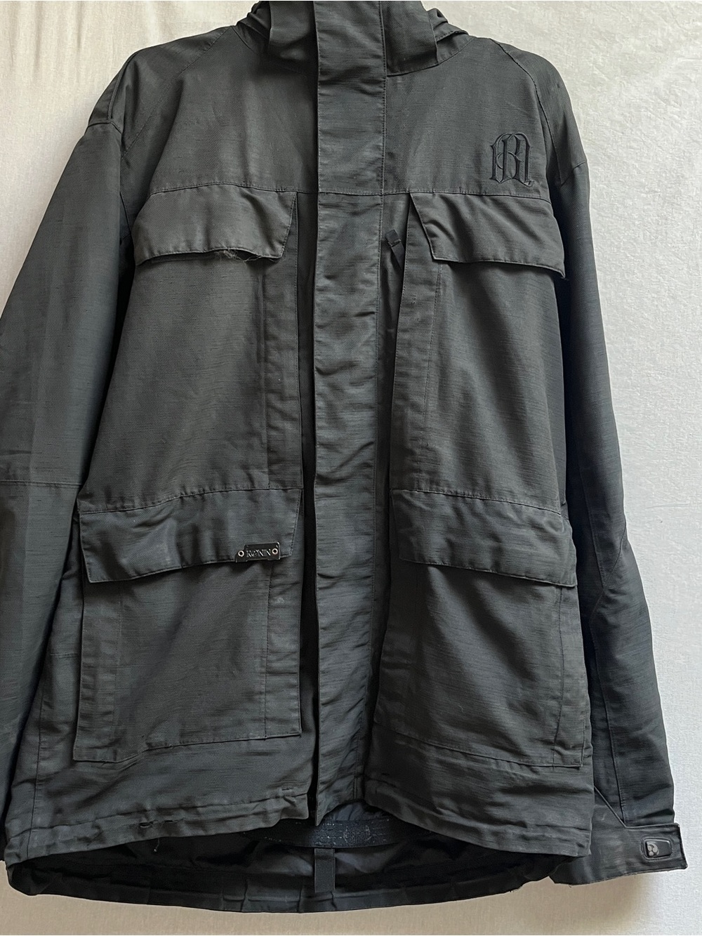 Burton Ronin 2L Men Black Utility Snowboard Jacket Hooded Pockets